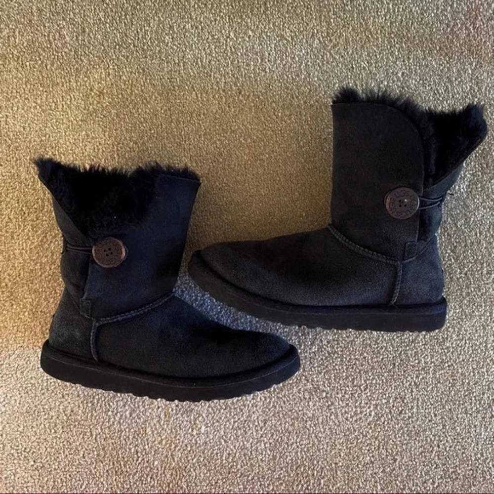 Great Condition Ugg Bailey Button Boot - image 1